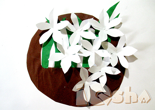 Craft with paper wlowers for kids