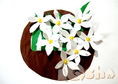 Craft with paper wlowers for kids